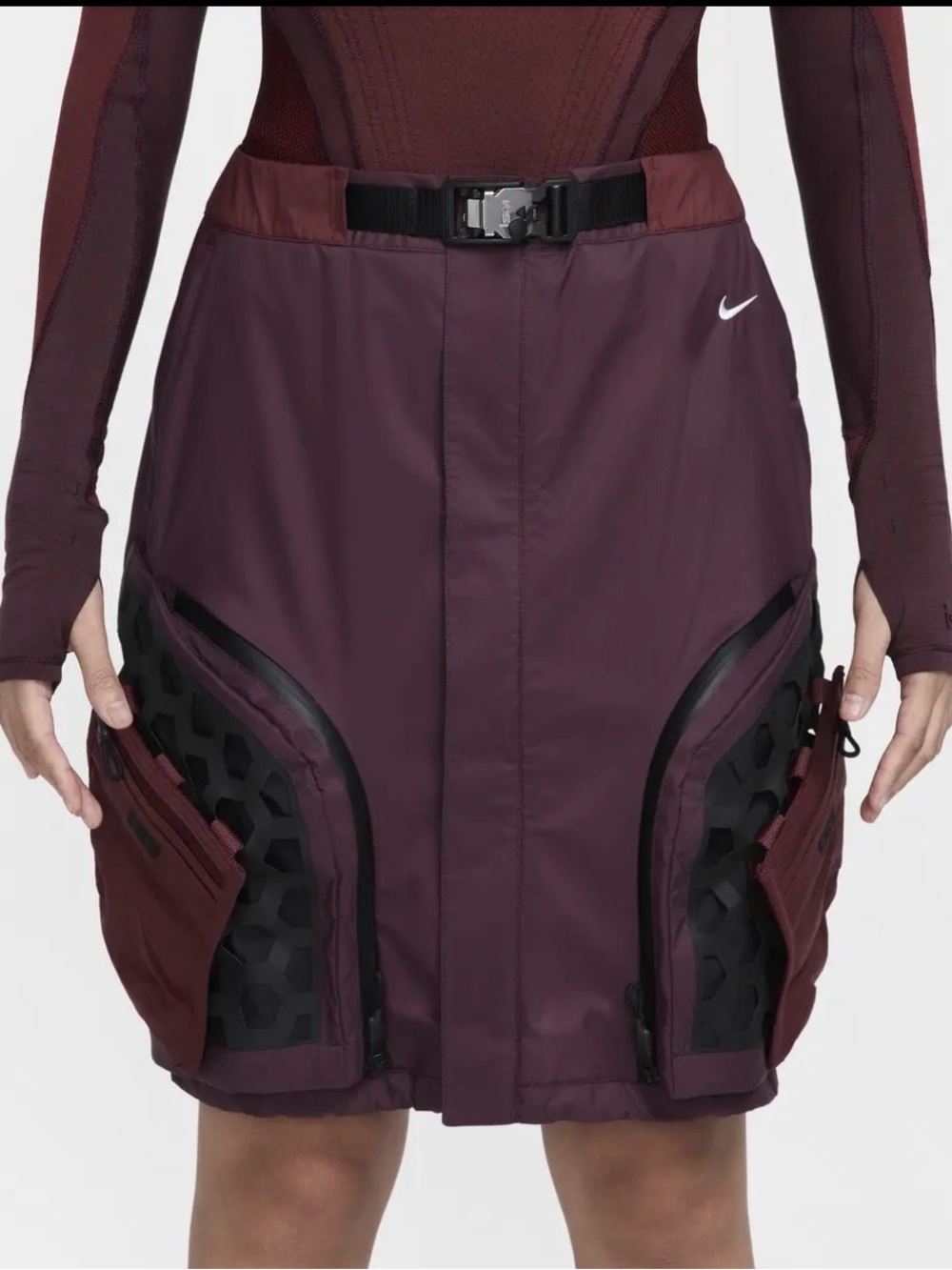 Nike Ispa Skirt in Burgundy Crush/Dark Team Red/Black Womens Size Small